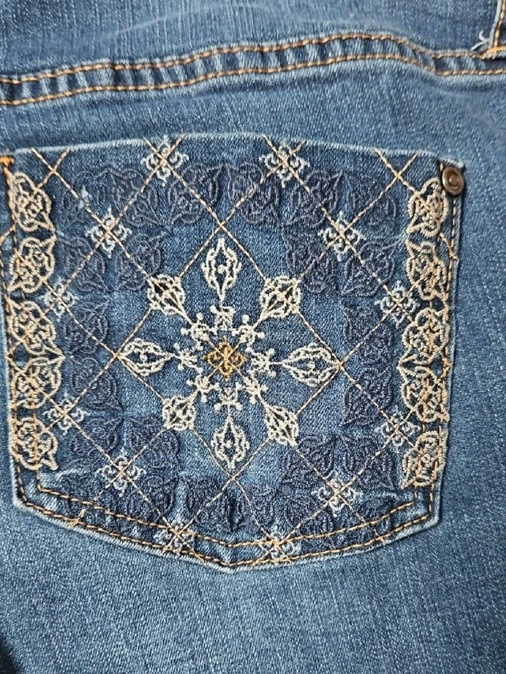 Code Blue Crop Women's Blue Embroidered Back-Pocket Jeans 12 Petite